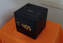 4K UHD P2P WiFi Bedside Clock Radio Security Camera